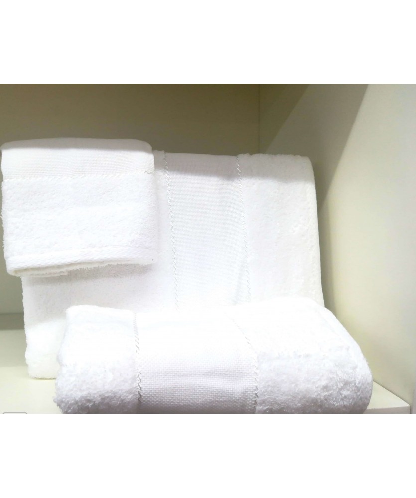 Juego de toallas de 700gr Blanco - ONNASTUDIO